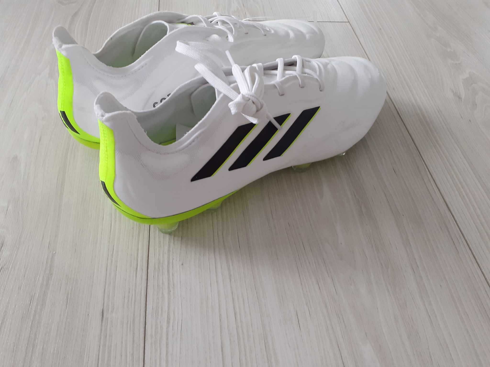 Profesjonalne buty piłkarskie korki Adidas Copa Pure.1 FG HQ8971 r. 42