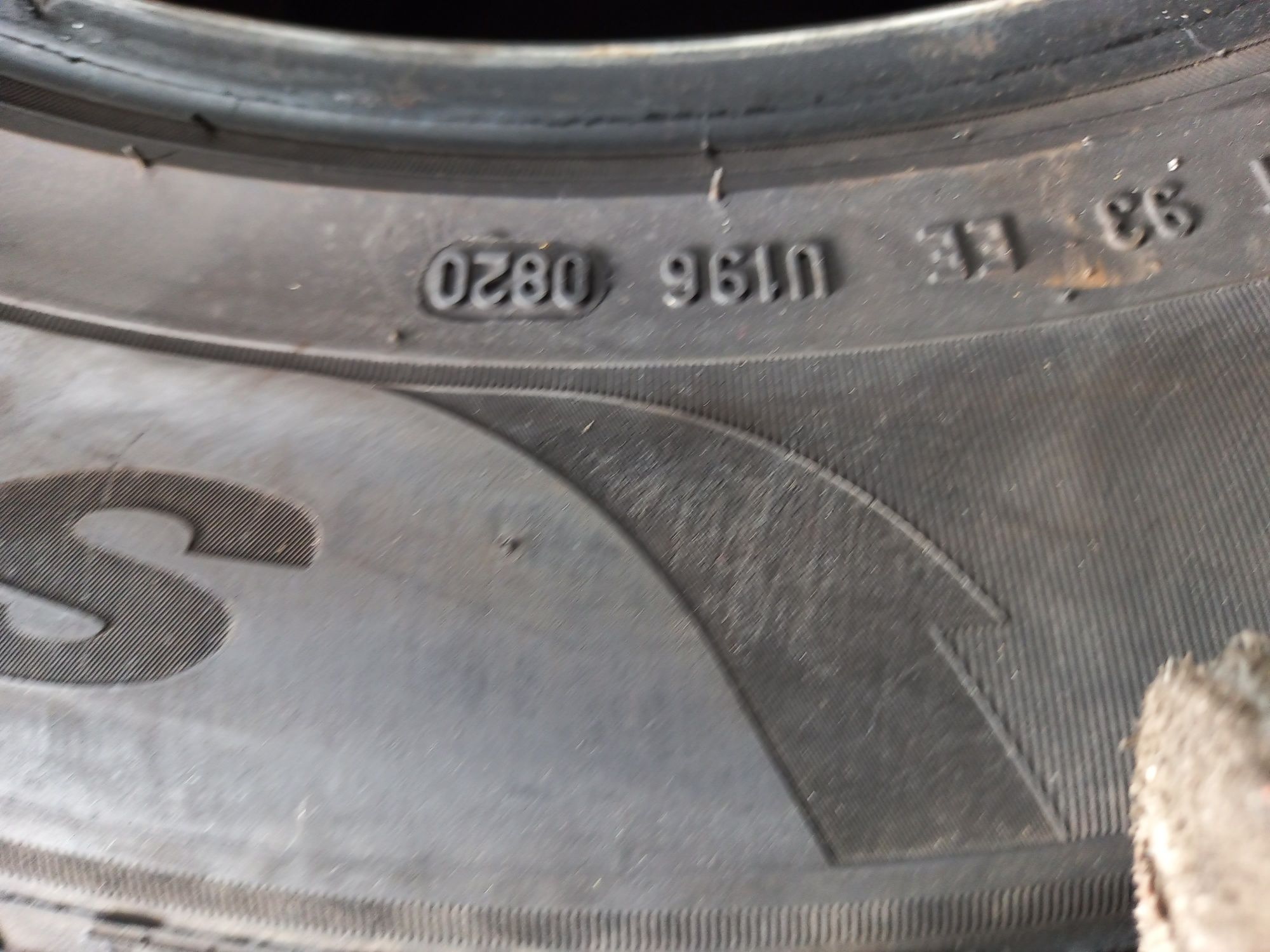 Opony używane 215/65/17 pirelli 4x6 mm 2020 rok prod