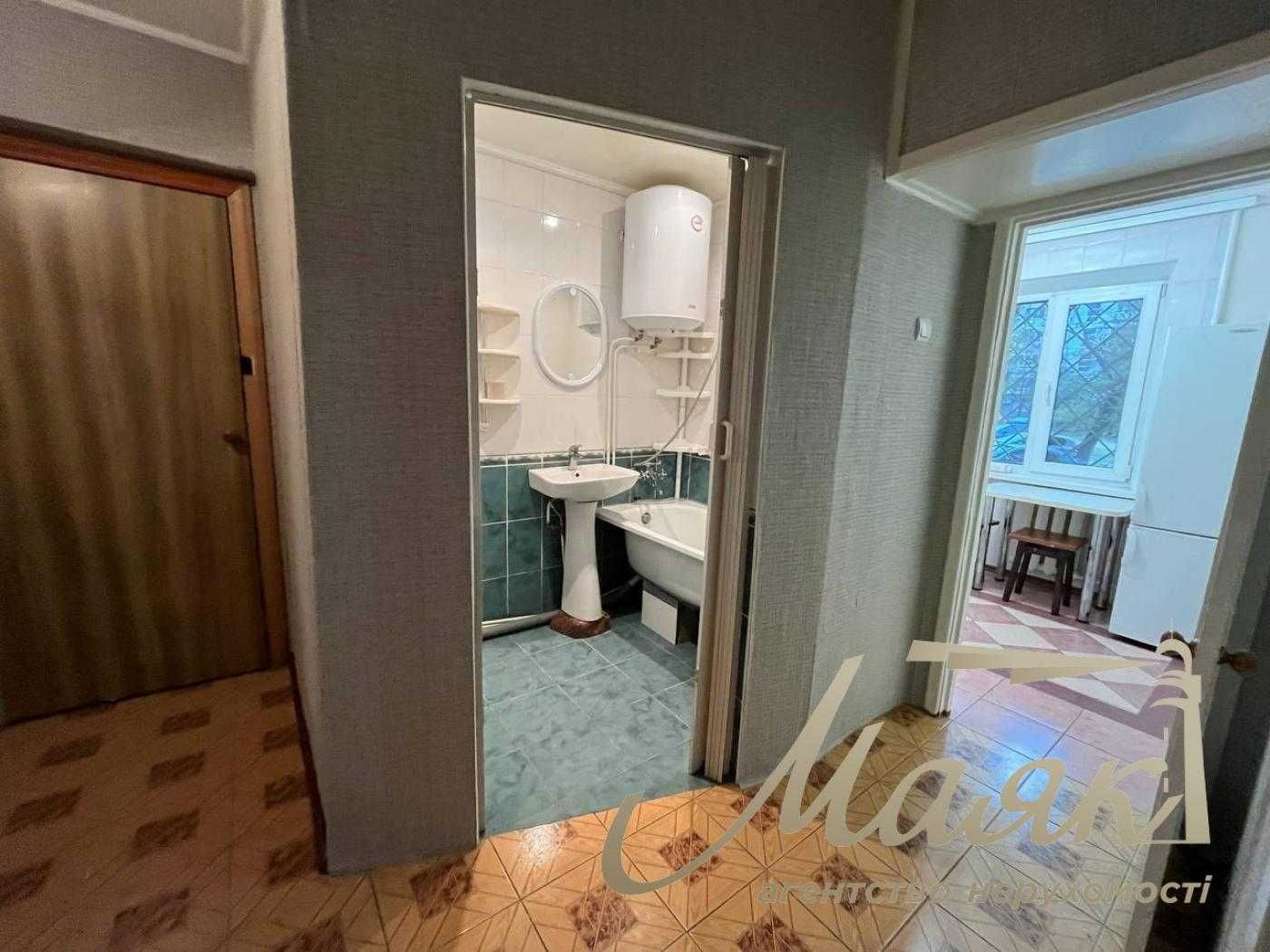продам 2-к.кв.Осипенковский мкрн.Зестафонская