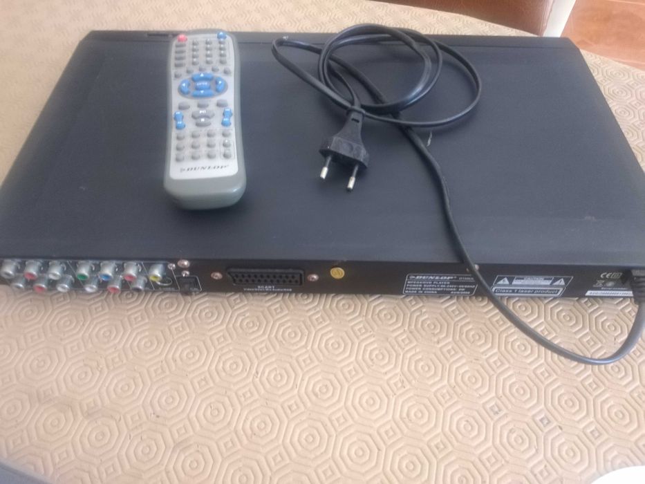 Leitor DVD + subwoofer + 3 colunas satelites