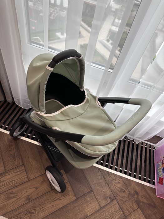 Коляска для кукол