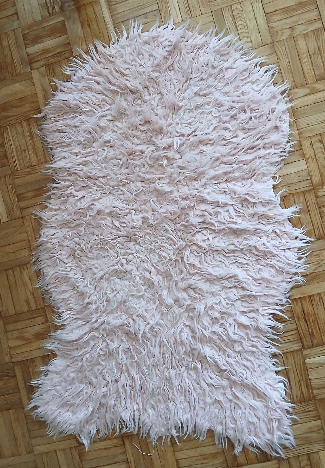 Dywanik i poszewki na poduszki