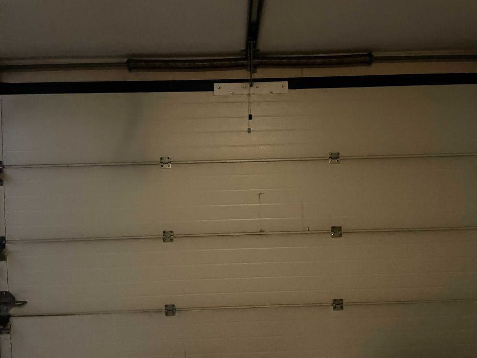 portão de garagem seccionado com motor BFT