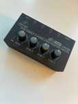 Behringer MicroAmp HA400 - wzmacniacz słuchawkowy
