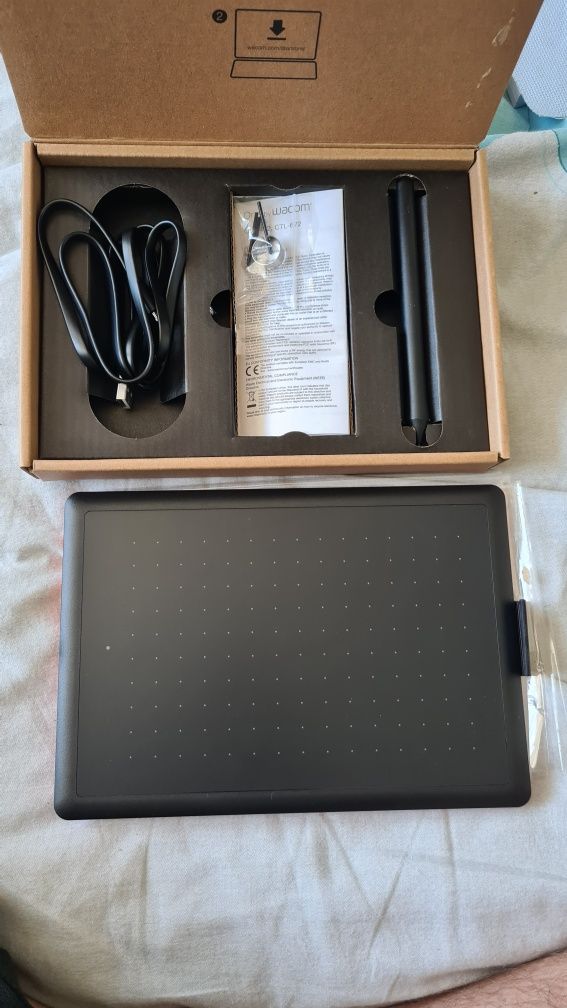 Tablet graficzny One by Wacom