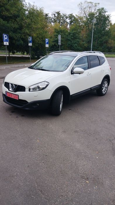 Авто Nissan Qahgai +2