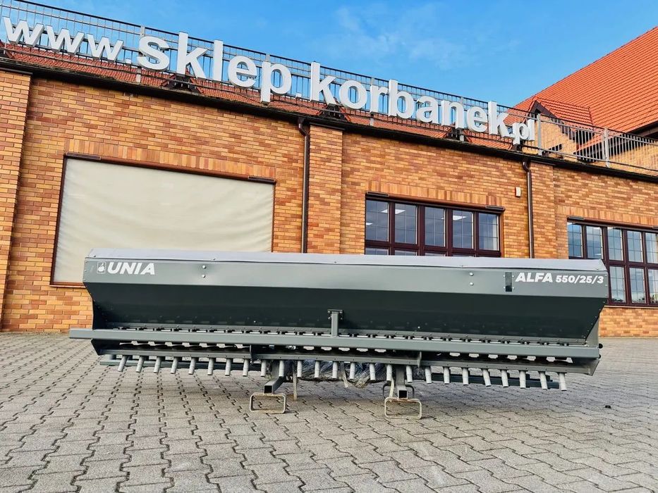 Unia Alfa 550/25/3 do poplonów dostępny od ręki  Siewnik do wysiewu oraz podsiewu poplonów traw Unia