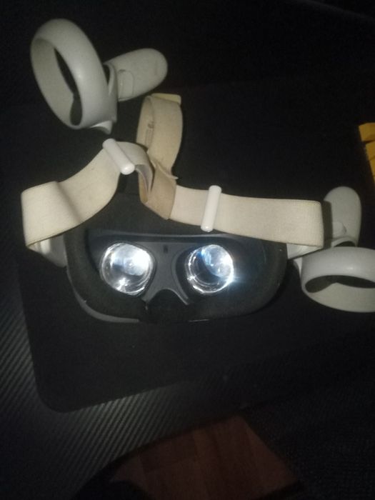 Gogle VR Meta Quest 2 + kontrolery – 100% sprawne, gotowe do grania
