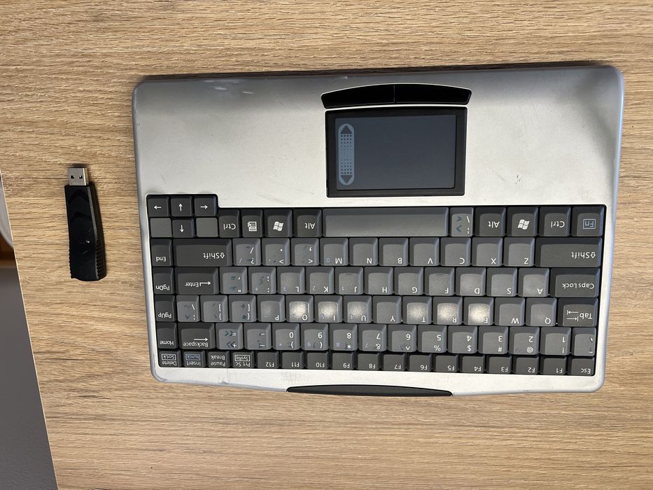 Wireless Keyboard with Touchpad64740939147650121