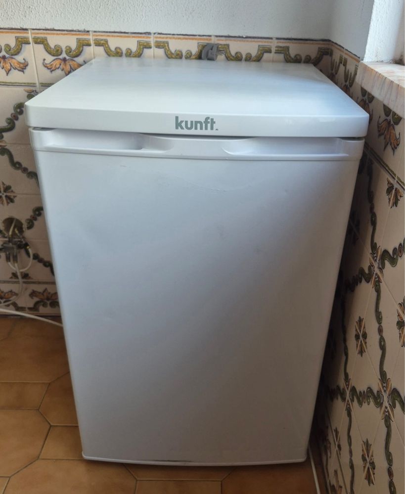 Frigobar kunft com congelador
