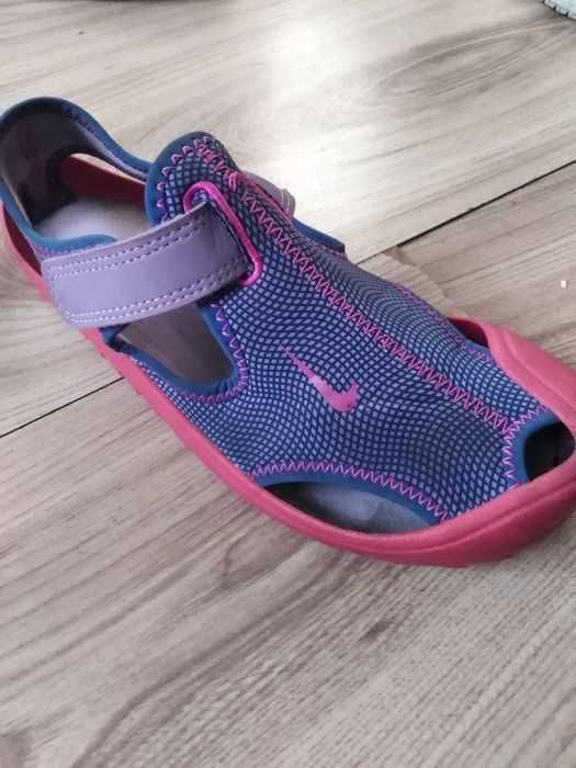 Sandały Nike. Bardzo ładne.