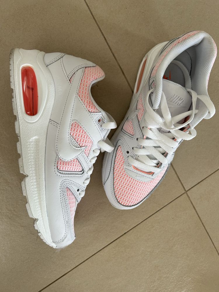 Tenis Nike Air tamanho 36.5