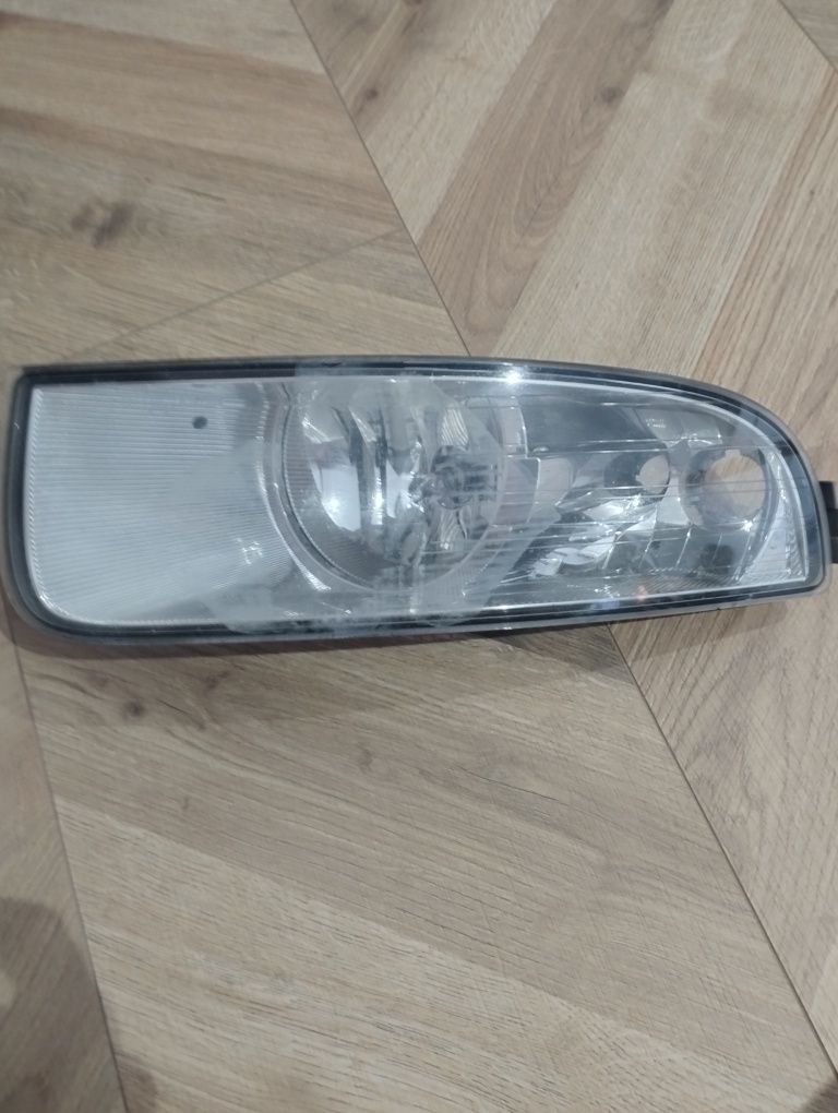 Halogen przedni lewy Skoda Superb