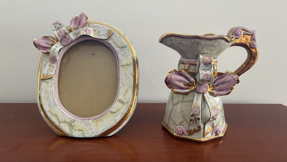 Conjunto Moldura e Jarra Niçarte Porcelanas