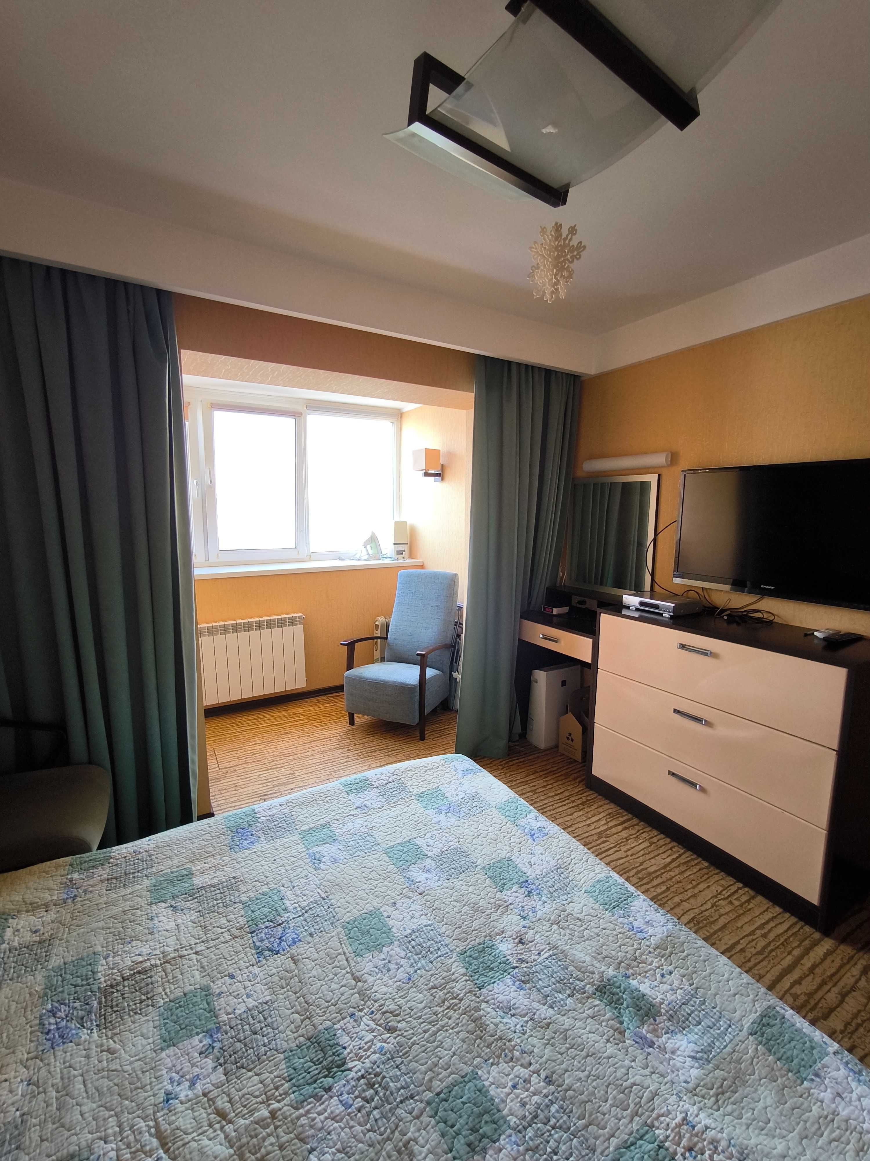 Продам 3-кімн кв з ремонтом, ст.м. Мінська 1 хвилина. Без комісії.