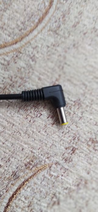 Zasilacz do komputera 19V