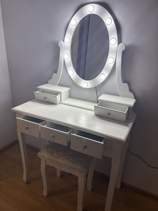 toaletka do makijażu