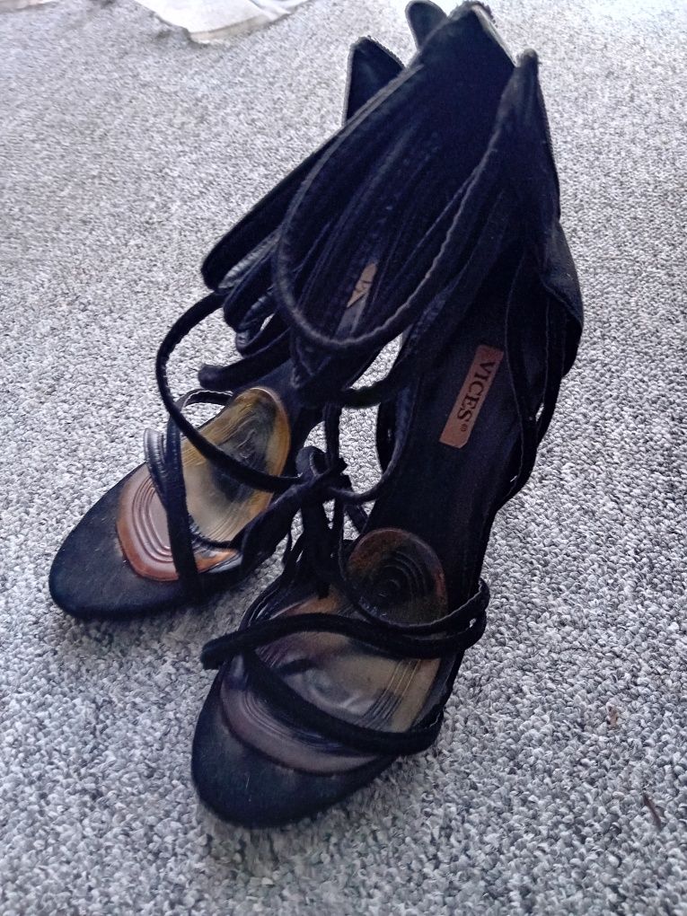 Buty zamszowe letnie wizytowe