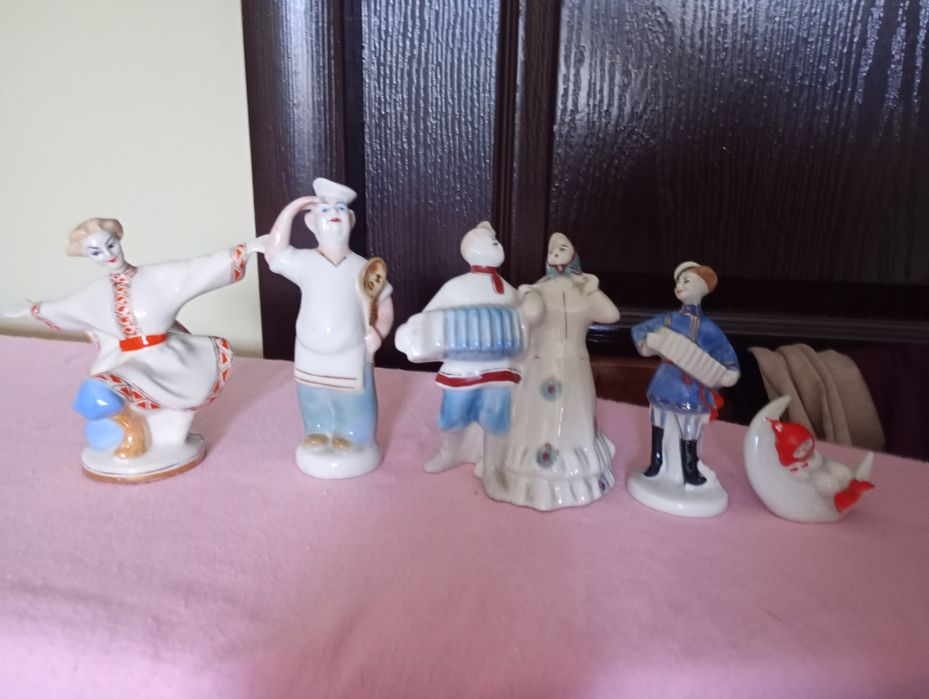 Статуэтки фарфоровые