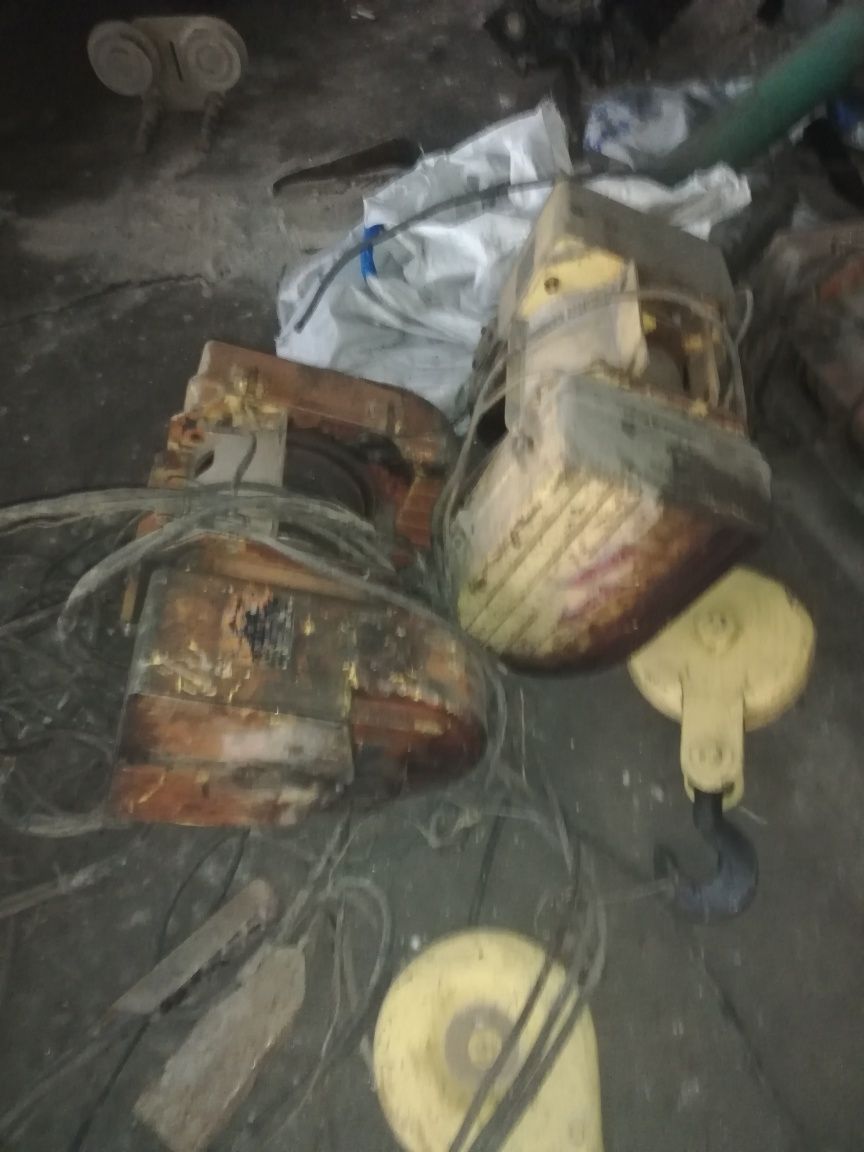 Продам тельфер в наявності 3 шт.