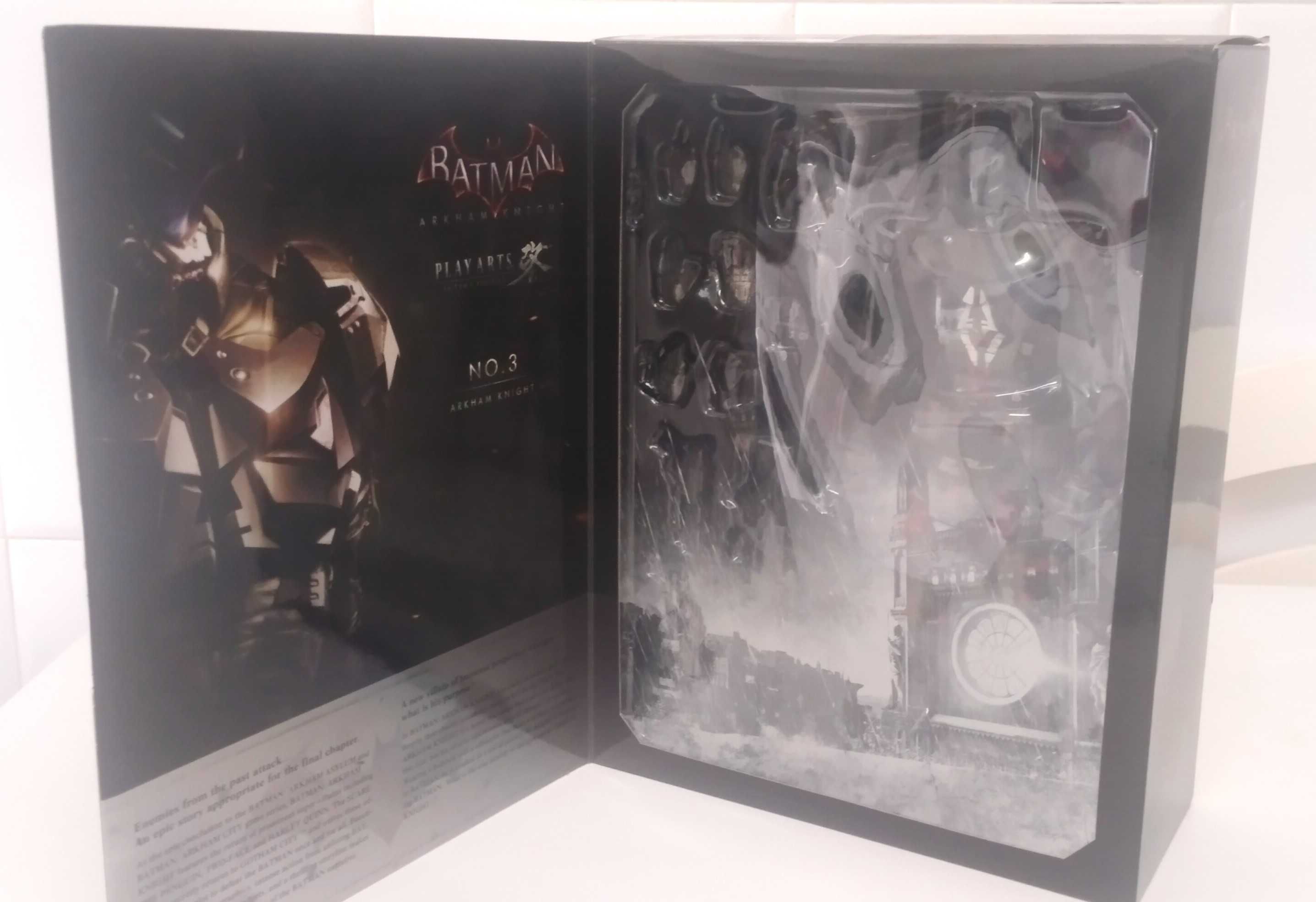 Play Arts Kai - Batman Arkham Knight - Arkham Knight - Como Novo