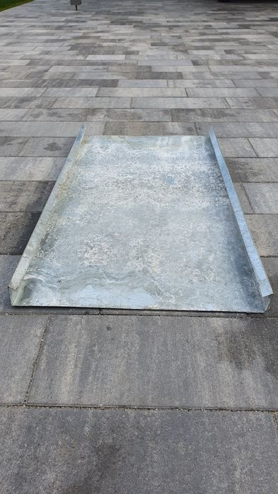 Sprzedam obróbkę blacharska 100cmx53cm wygięcie 5cm