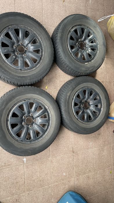Kola zimowe Nokian WR D4 215/65 na felgach stalowych Alcar KFZ