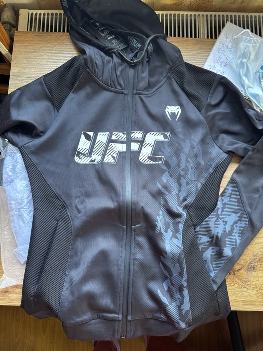 Жіноча кофта UFC на блискавці