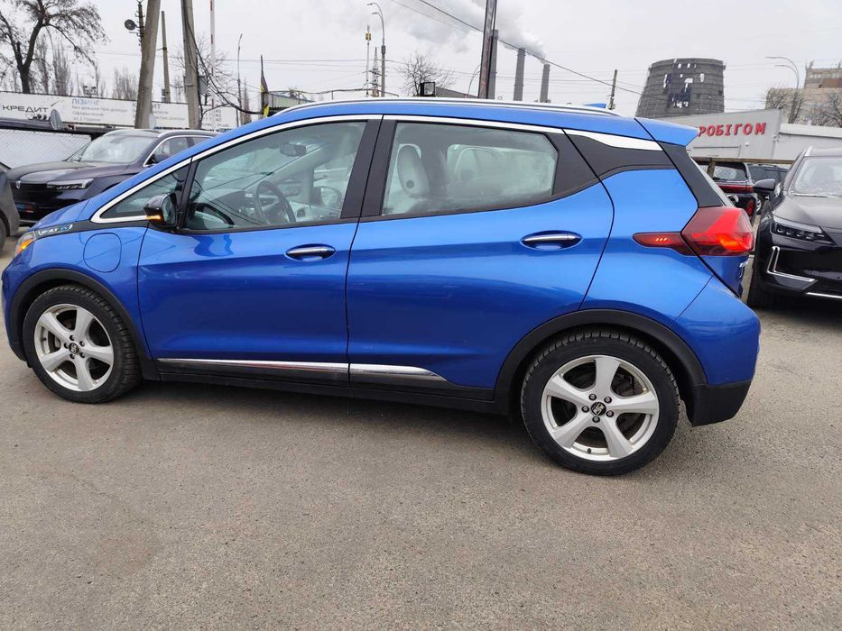 CHEVROLET BOLT EV TOP Primer BOSE  Європа 64 квт на 450 км