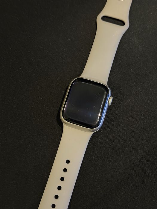 Apple watch 8 41mm Starlight
