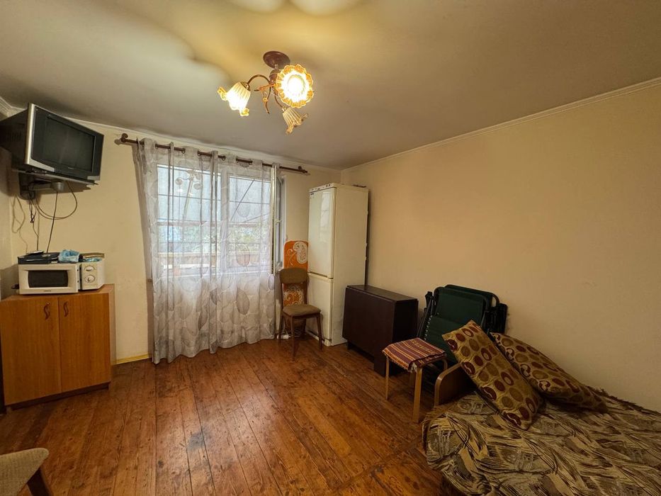 Продаж будинку з ділянкою 6 соток поблизу готелю Європа