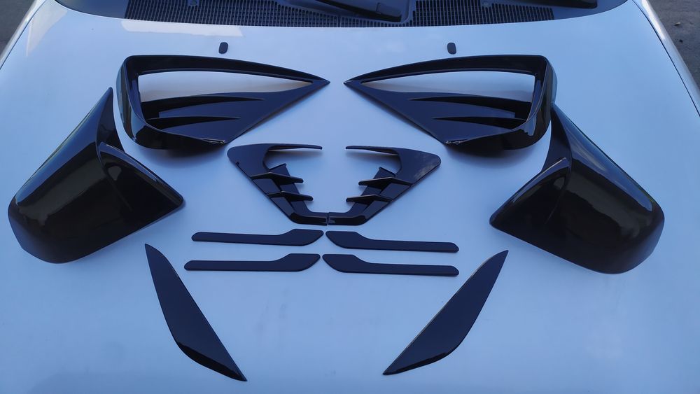 Комплект накладок тюнінга чорний глянець Tesla model Y