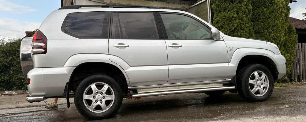 Sprzedam lub zamienię na auto osobowe Toyota land Cruiser 120