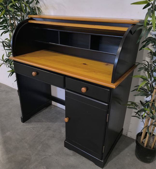 Bardzo ładny drewniany sekretarzyk. Dowóz