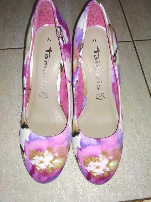 Туфли цветочный принт tamaris