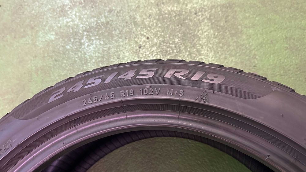 Komplet 245 45 R19 102V Pirelli WinterSottozero3 bieżnik 2x4,7mm 2x4mm