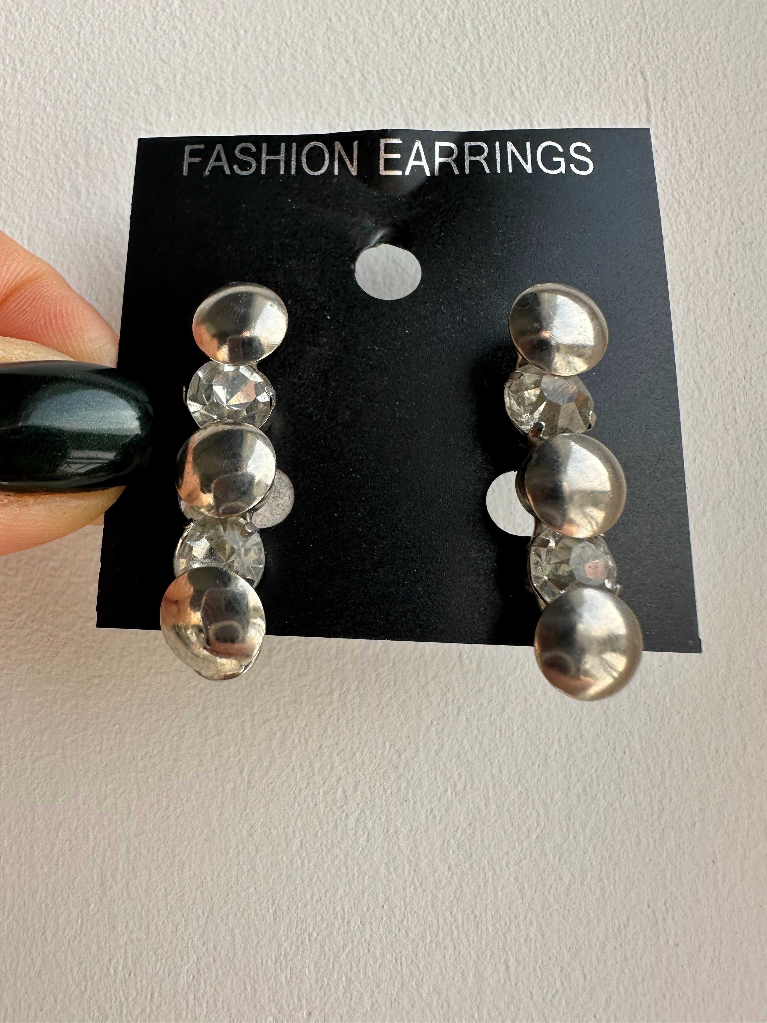 Ekstrawaganckie Kolczyki piękne w kolorze srebrnym Nowe Fashion Earrin