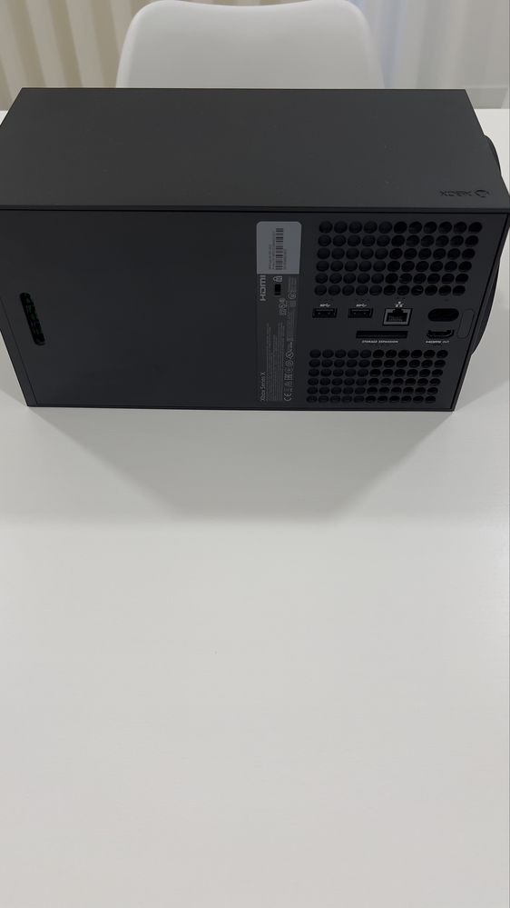 XBOX SERIES X com 2 comandos