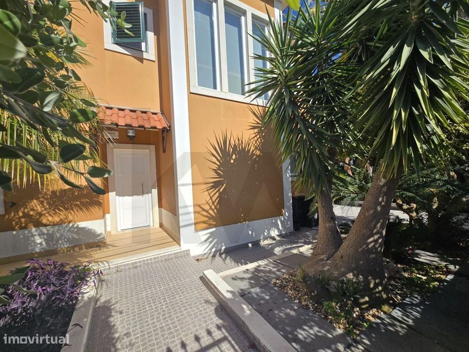 Moradia T4 para arrendamento — mobilada e equipada, com piscina e jard
