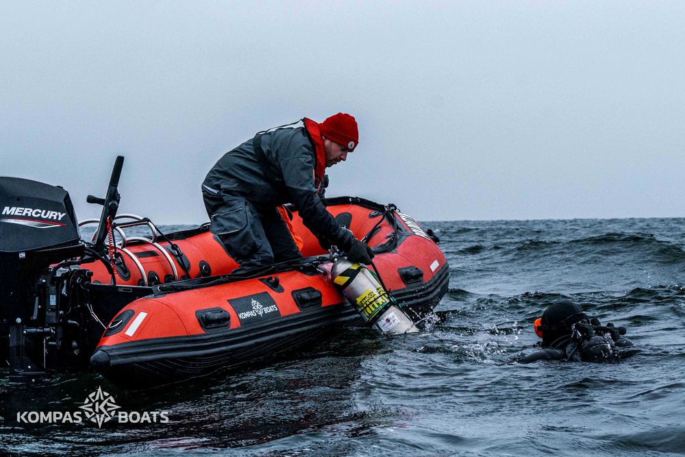 Nowy Ponton Kompas Boats 430 szary, aluminiowa podłoga