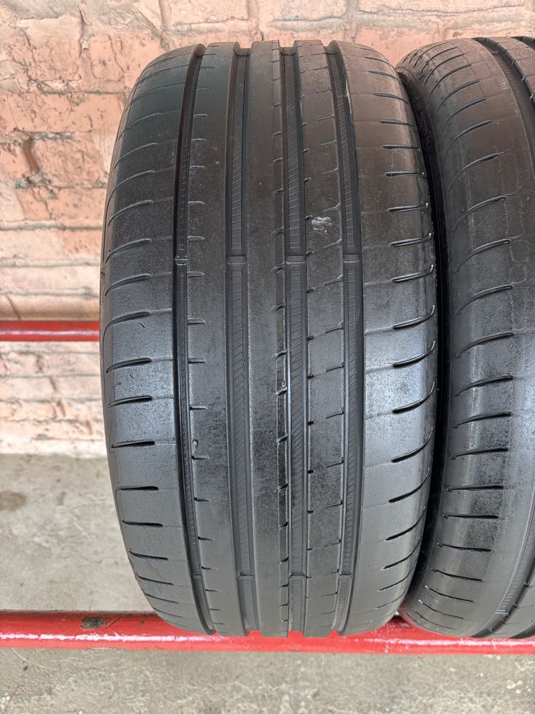 Пара літніх шин 245/40R19 Good Year
