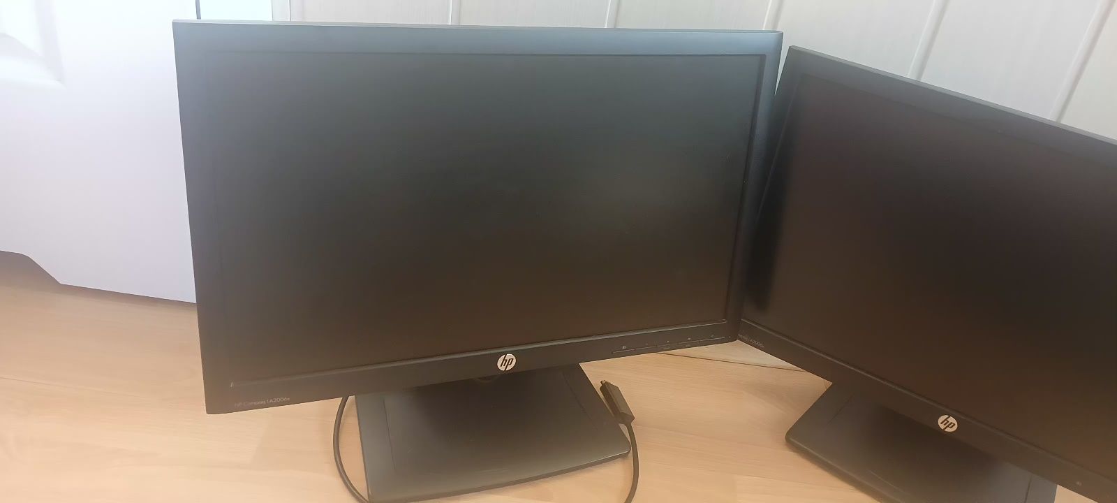 2x Monitor HP Compaq LA2006x 20"