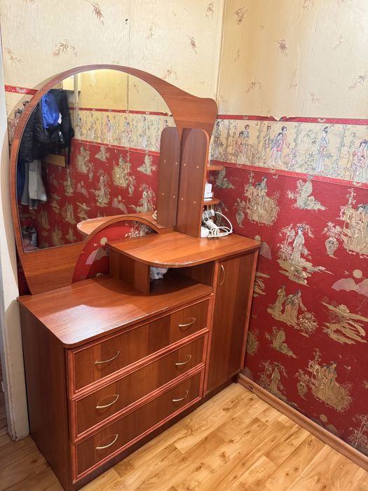 Комод, передпокій, туалетний столик