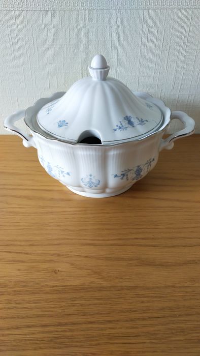 Porcelanowa waza na zupę Wałbrzych PRL