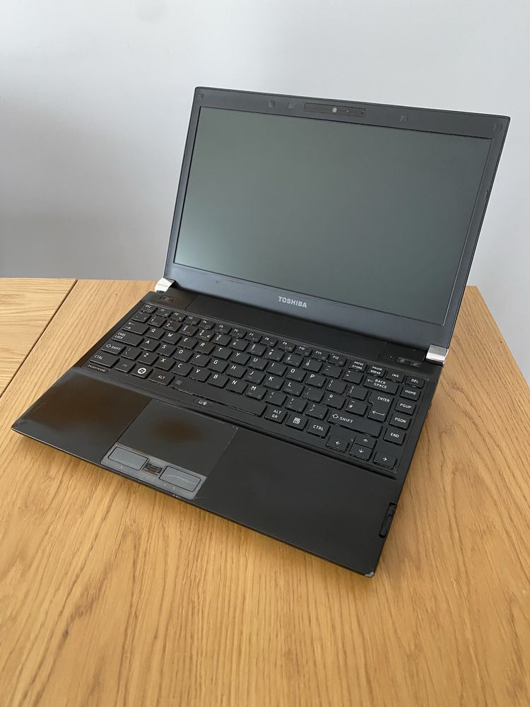 Laptop Toshiba 13,3” 4GB 128GB