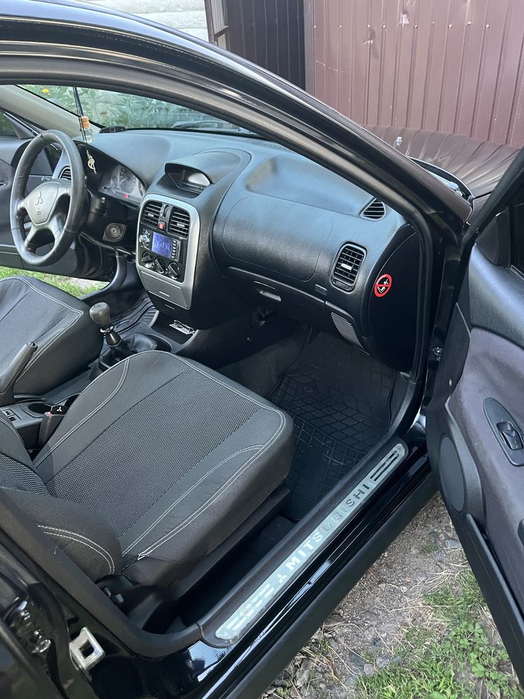 Mitsubishi carisma