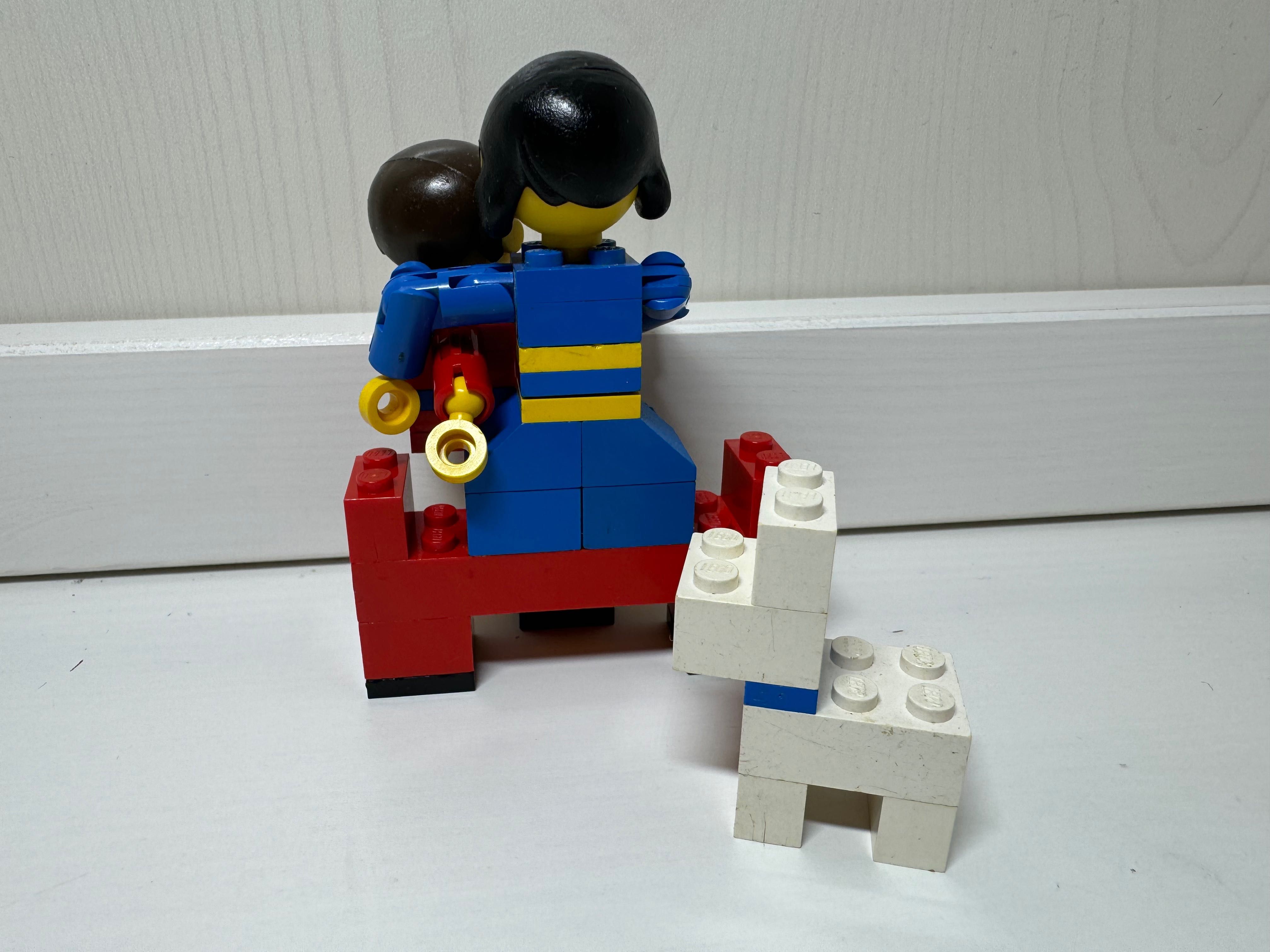 LEGO zestaw 211 Mother and Baby with Dog