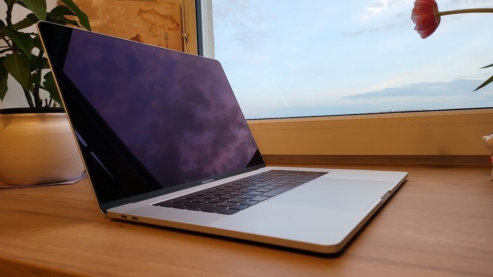 Macbook Pro 15 /2018 /16gb/512 gb/