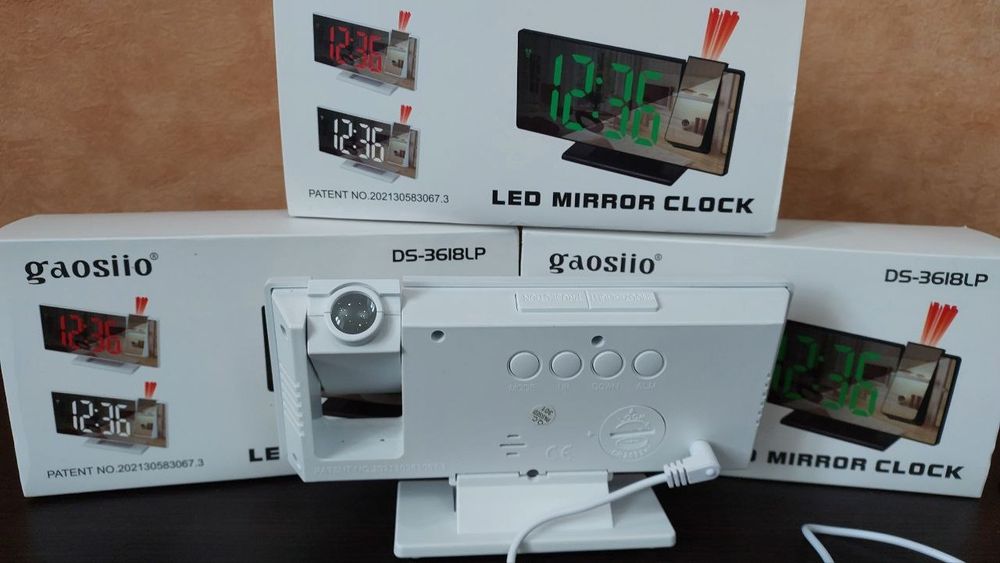 Годинник з проектором