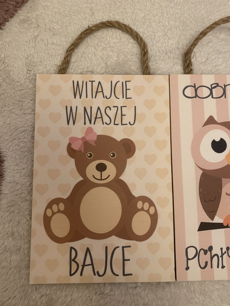Drewniane tabliczki